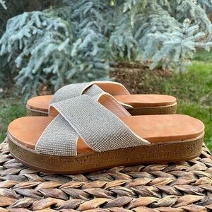 NEW Yoki Clear Rhinestone Bling Criss Cross Slide Platform Comfort Sandals. 8.5